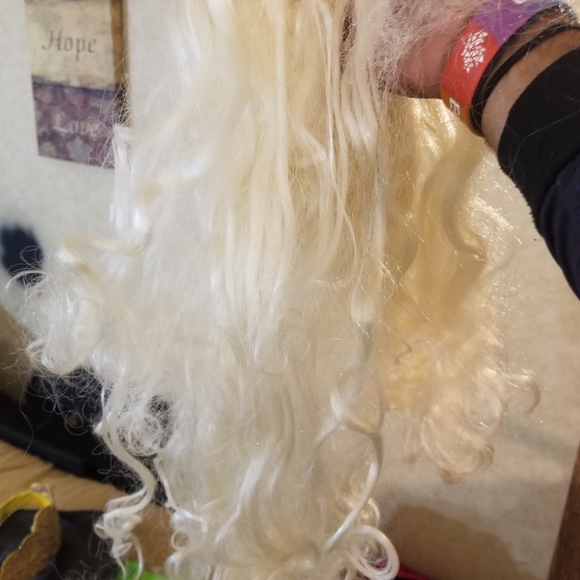 Wig - Picture 7 of 8